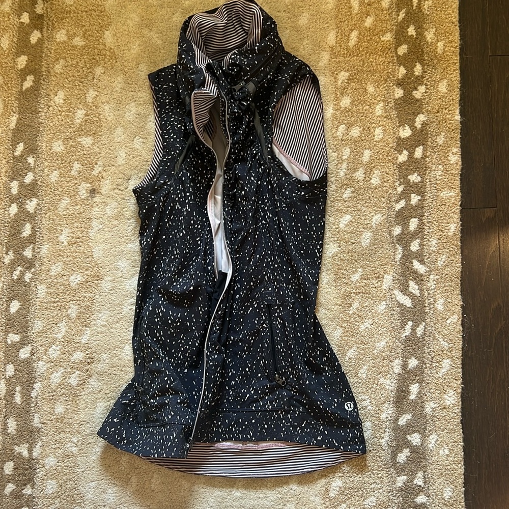 Lululemon running vest size 2